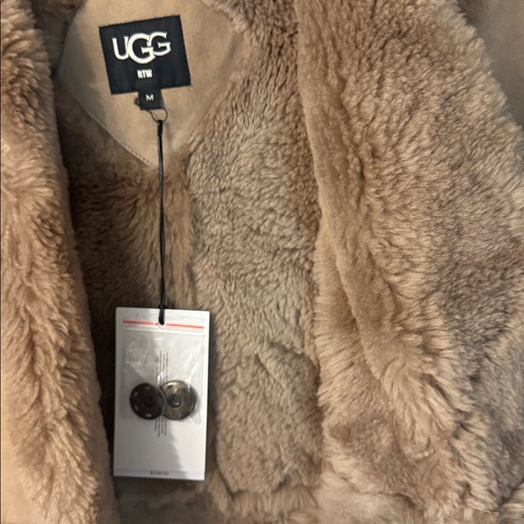 Ugg Women’s Fayre Twinface Sheepskin Coat. Size med. New with tags Sandalwood. - Picture 9 of 13